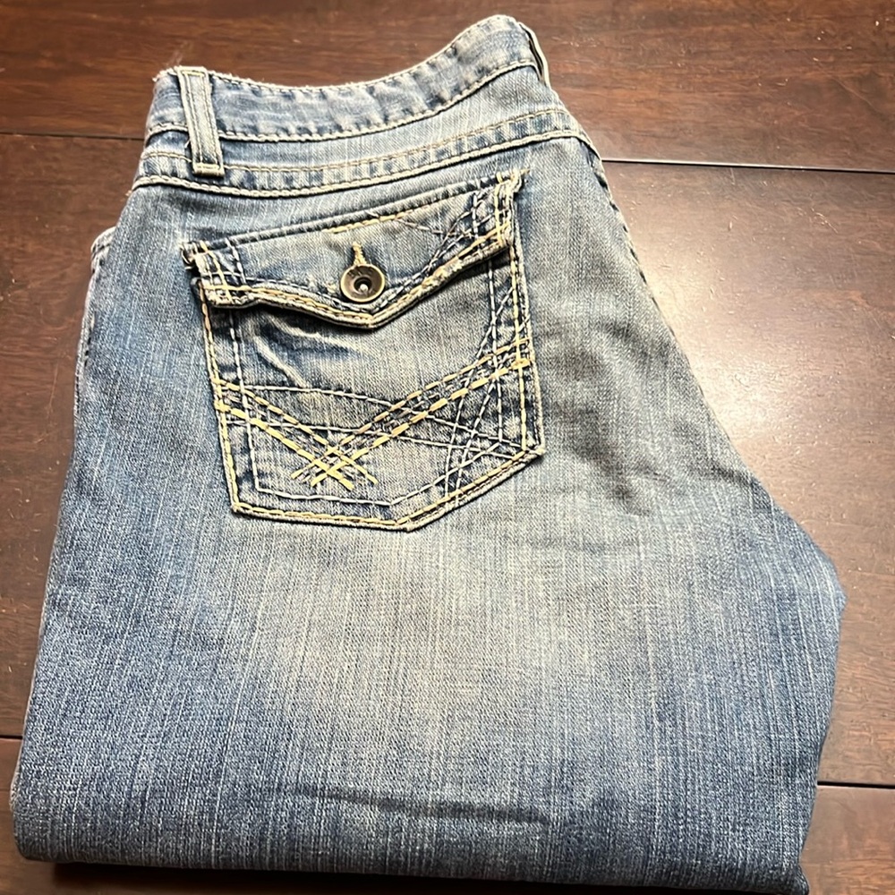 BKE Kate Women's Capri Jeans. Size 29. Inseam 26 uncuffed
